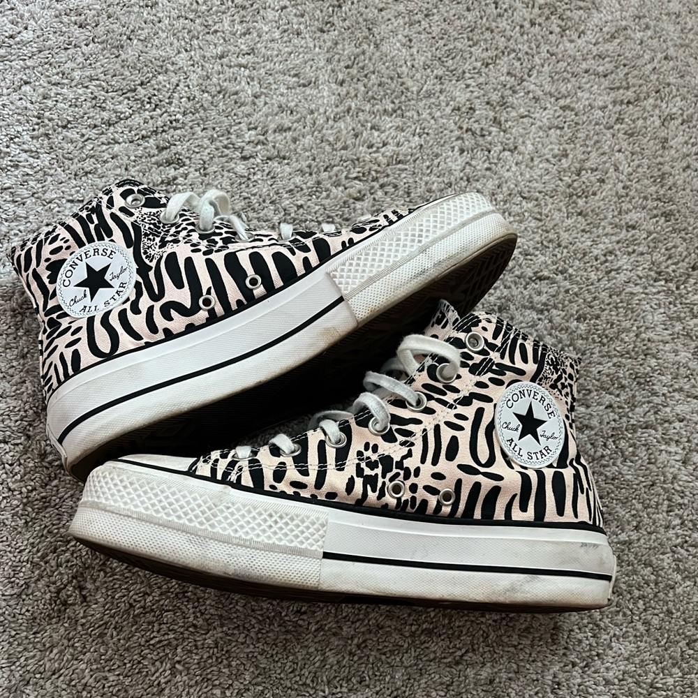 Platform Converse - image 1